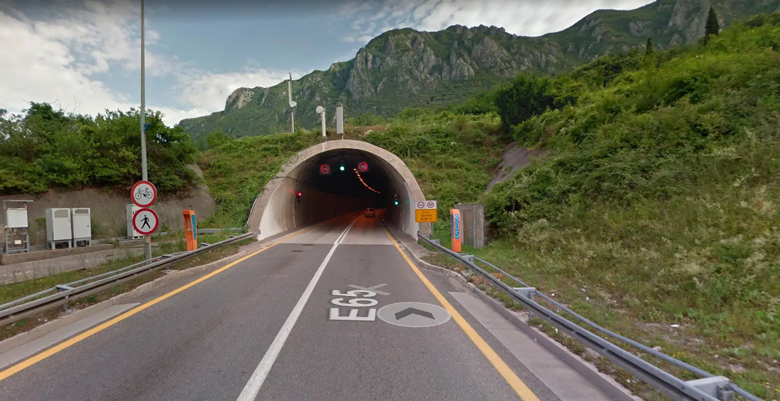 Оплата проїзду через тунель Созіна в Чорногорії